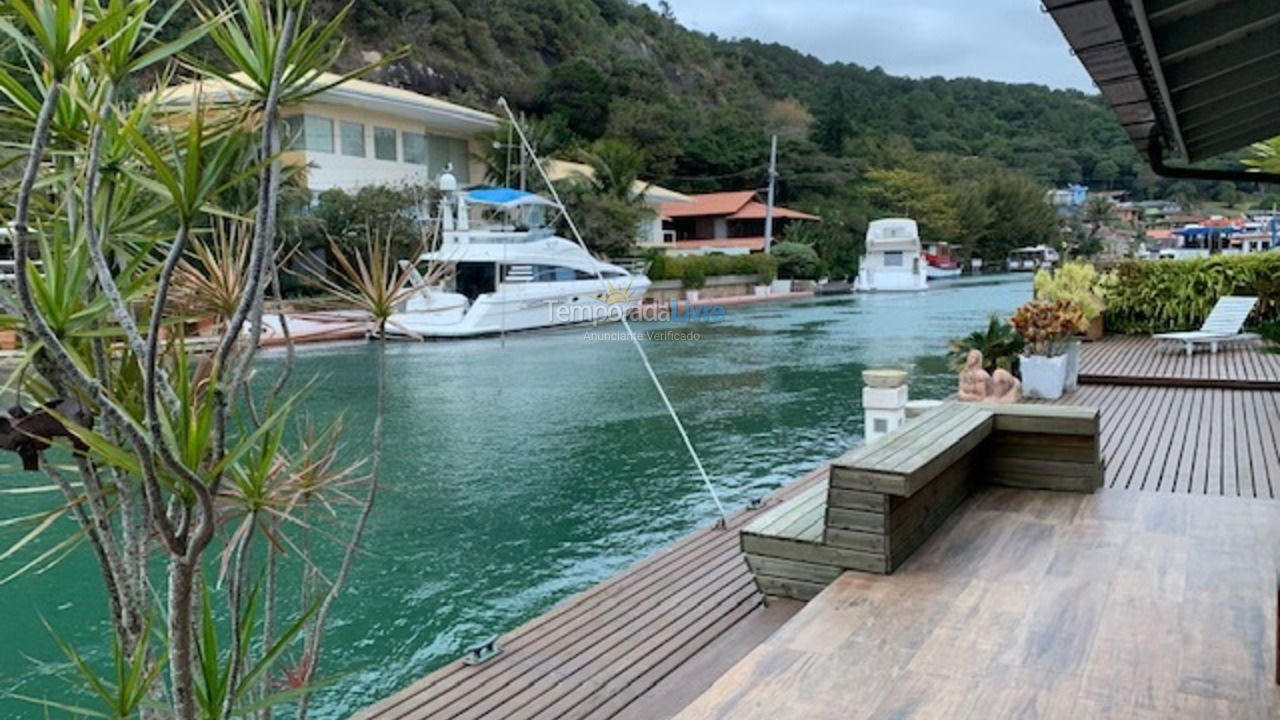 Casa para aluguel de temporada em Florianópolis (Barra da Lagoa)