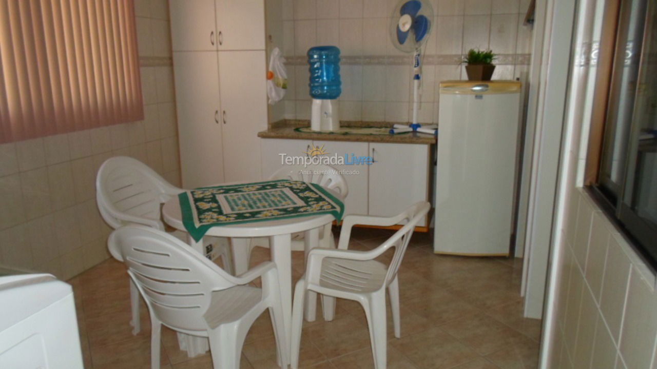 Apartamento para aluguel de temporada em Itapema (Meia Praia)