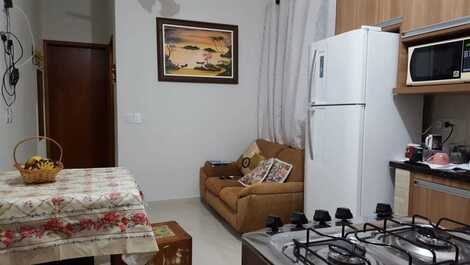 Kitinet com 1 Dormitório + TV a Cabo + Cozinha Completa + 1 Vaga
