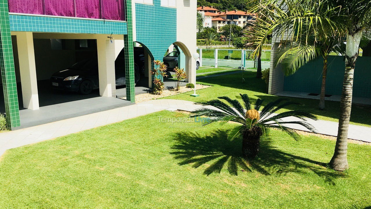 Apartment for vacation rental in Florianópolis (Praia Brava)