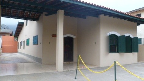 UBATUBA BEACH ENCLOSED HOUSE BY THE SEA WITH 5 DORM
