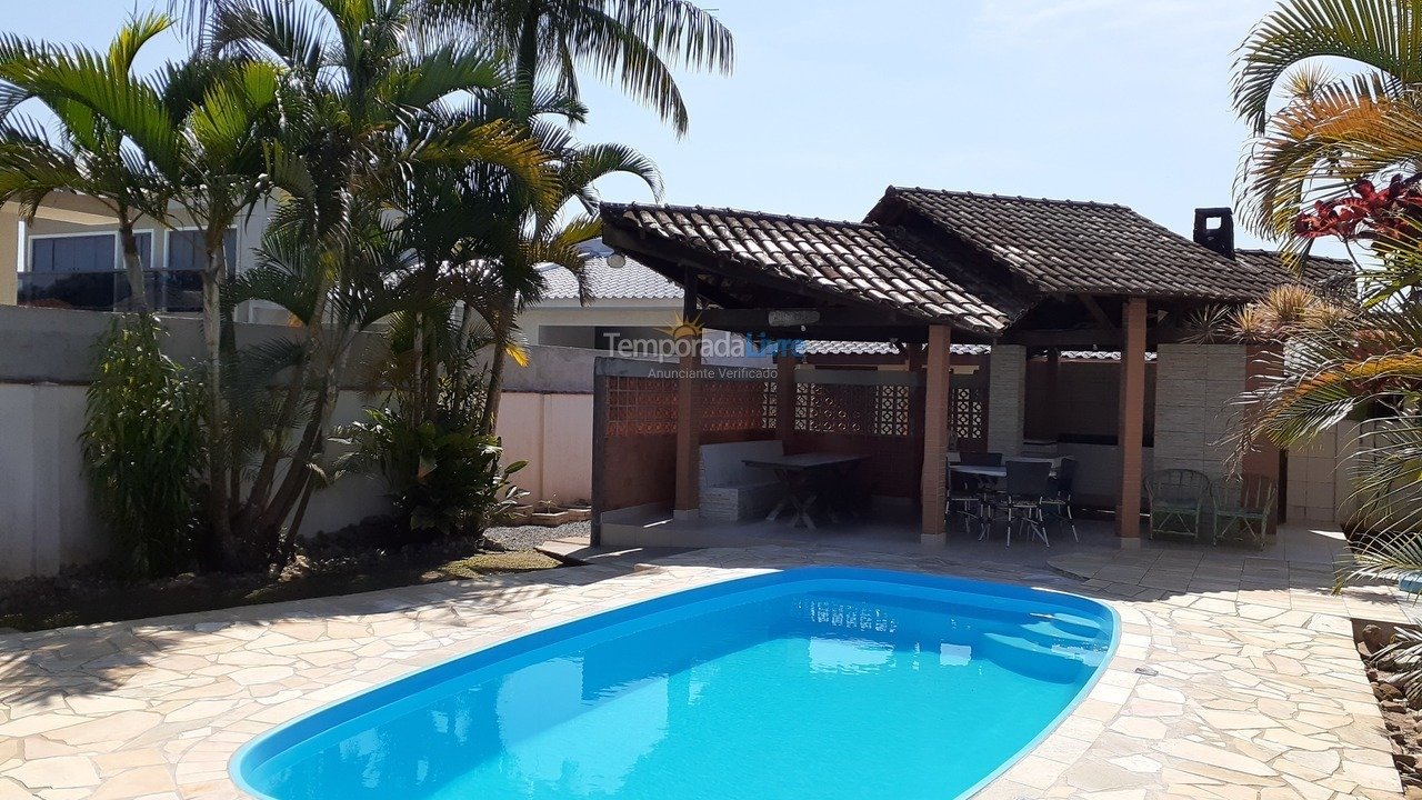Casa para alquiler de vacaciones em Guaratuba (Balneário Eliane)