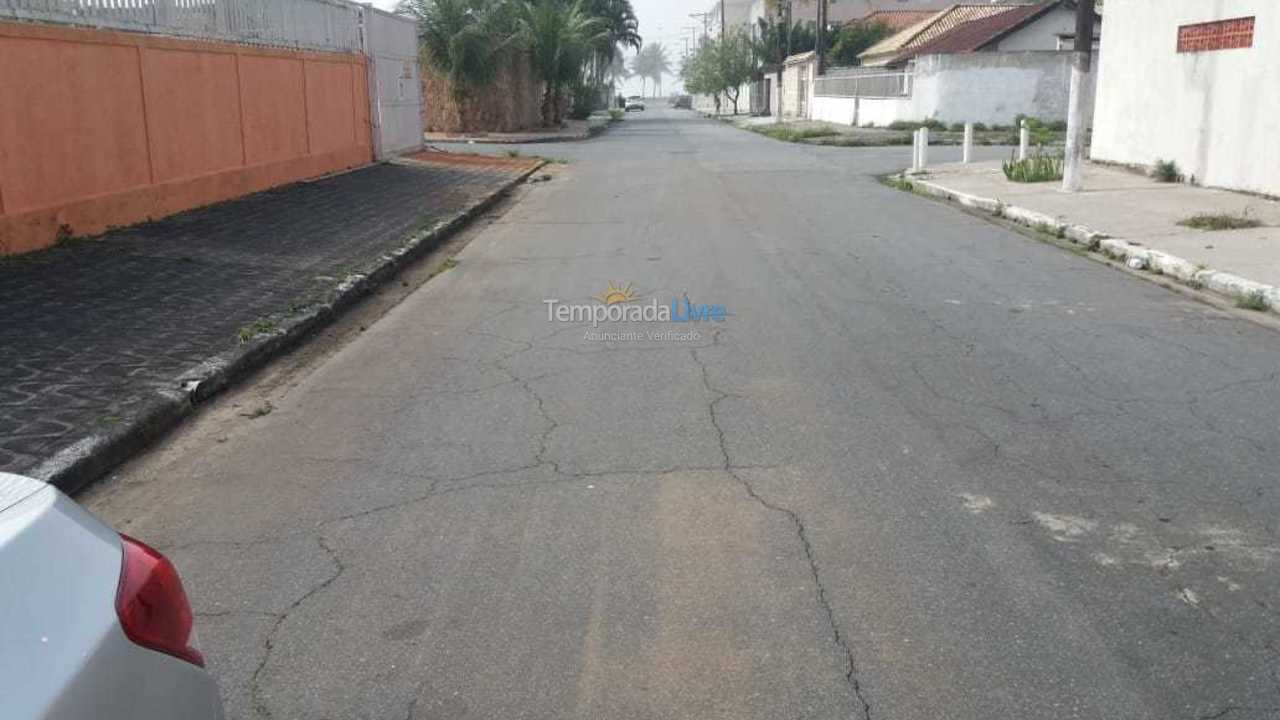 Casa para aluguel de temporada em Praia Grande (Solemar)