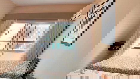 Ed. Márcia: 2 rooms quadra mar in Balneário Camboriú