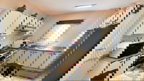 Ed. Márcia: 2 rooms quadra mar in Balneário Camboriú