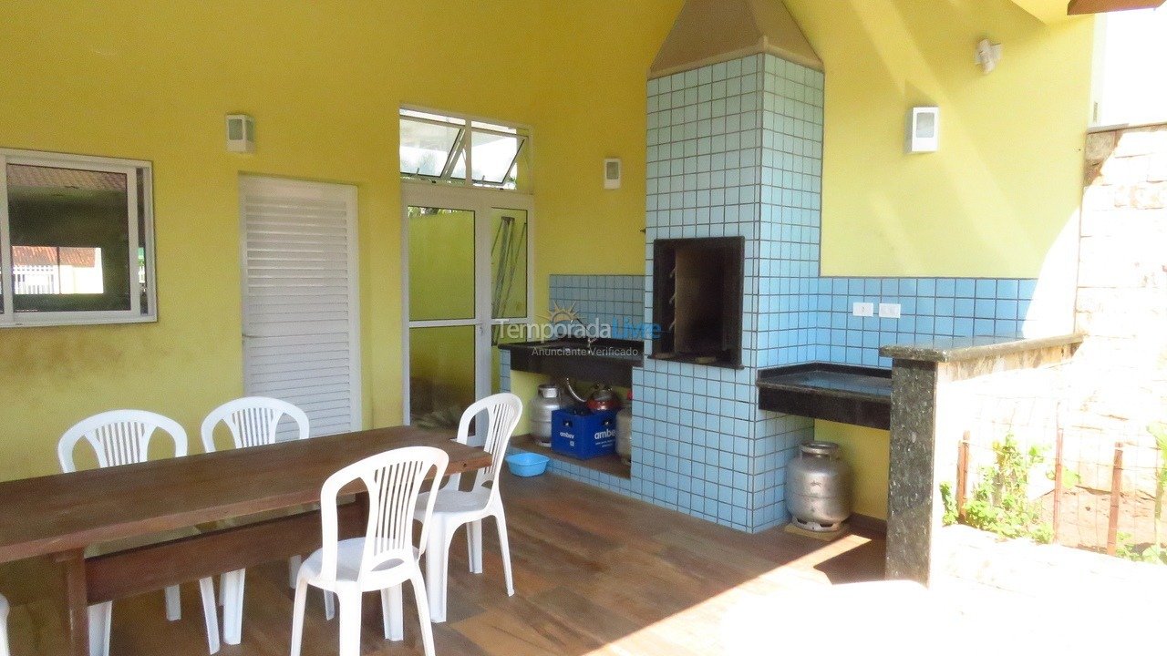 Casa para alquiler de vacaciones em Guaratuba (Nereidas)