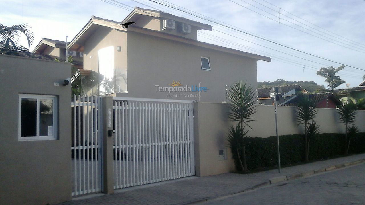 Casa para aluguel de temporada em São Sebastião (Juquehy)