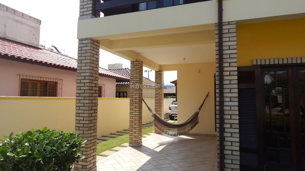 Casa para aluguel de temporada em Florianopolis (Praia dos Ingleses)