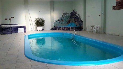 Apartamento 1 quarto com piscina
