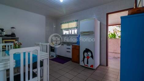 House 2 bedrooms 100 meters from the sea for 6 people.