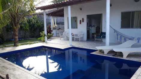 Casa de 3 dormitorios, 10 personas, con piscina, playa Taperapuan.