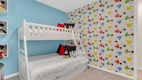 Beautiful House with Themed Room in Kissimmee