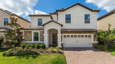 House For 19 People Close to Disney