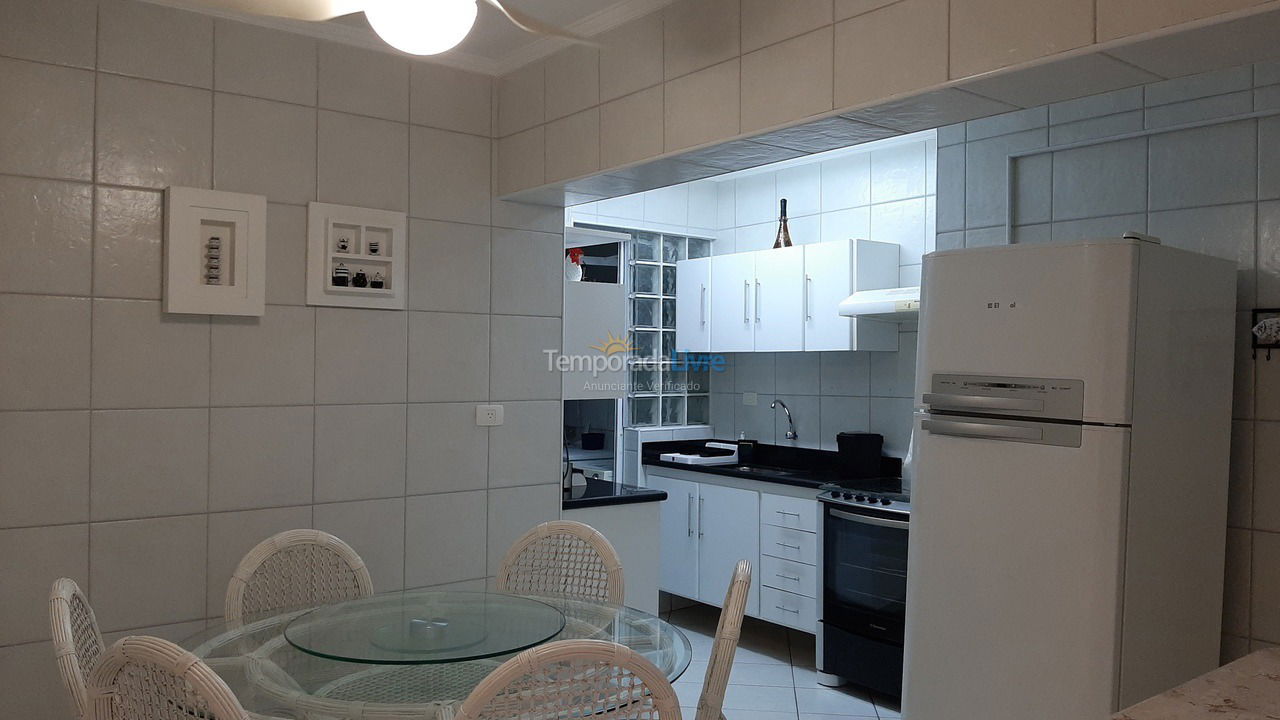 Apartment for vacation rental in Guarujá (Pitangueiras)