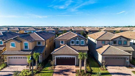 Hermosa casa en una comunidad cerrada en Kissimmee