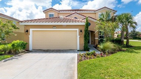 Equipped House in Beautiful Condo Close to Disney