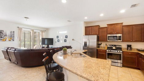 Equipped House in Beautiful Condo Close to Disney