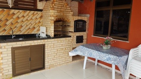 DUPLEX PENTHOUSE AT PRAINHA ARRAIAL do Cabo 3 BEDROOMS - LOUNGE W / BARBECUE GRILL