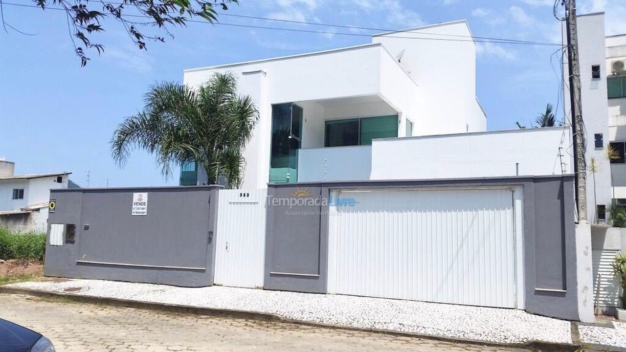 Casa para aluguel de temporada em Balneário Camboriú (Balneário Camboriú)