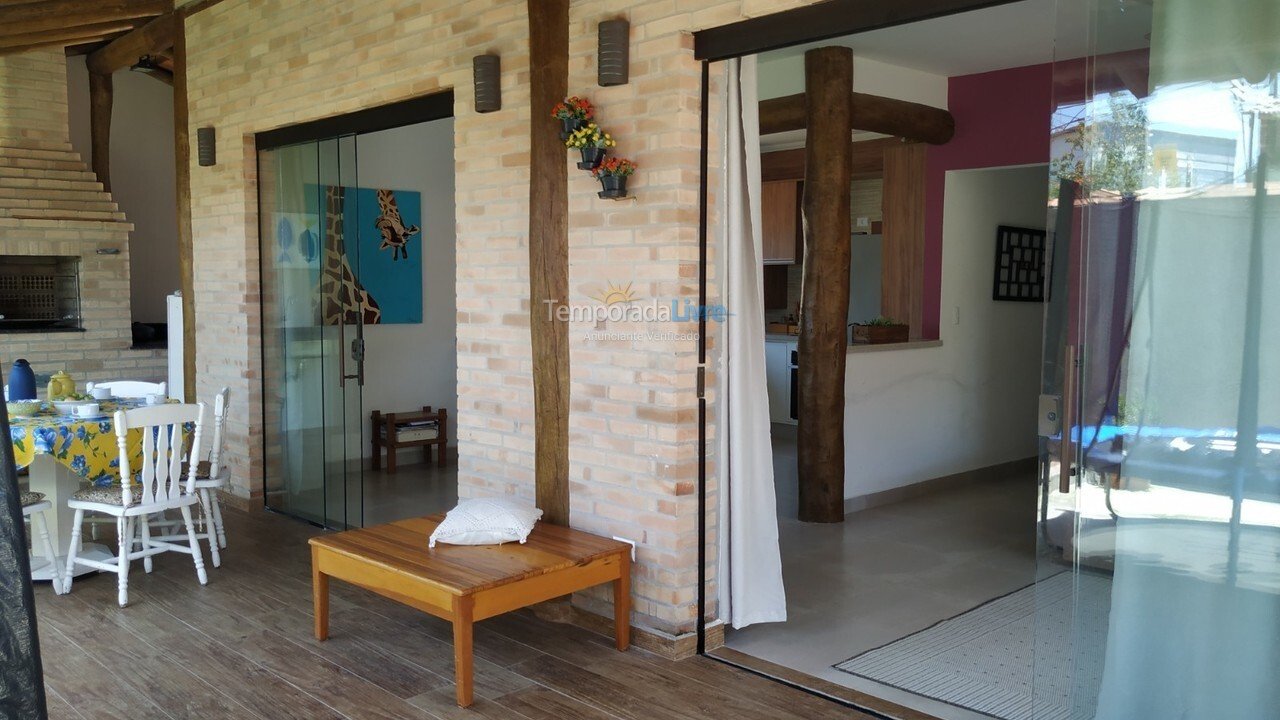 Casa para alquiler de vacaciones em Ubatuba (Bairro Silop)