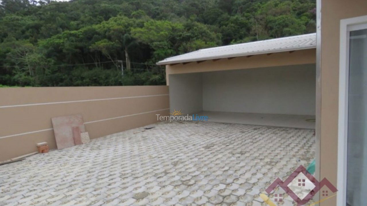 Casa para aluguel de temporada em Bombinhas (Praia de Zimbros)