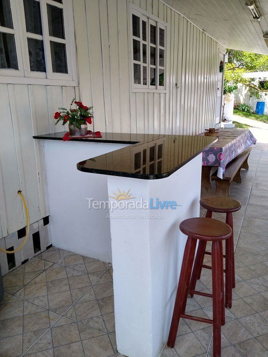 Casa para aluguel de temporada em Porto Belo (Perequê)