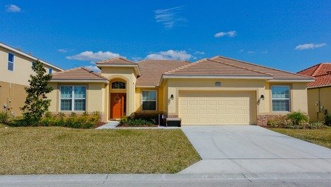 Complete House in Gated Community in Orlando