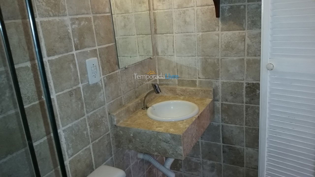Casa para aluguel de temporada em Bombinhas (Praia de Bombas)