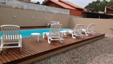 OTIMA HOUSE WITH SWIMMING POOL COST BENEFIT IN THE BEACH OF MARISCAL BOMBINHAS