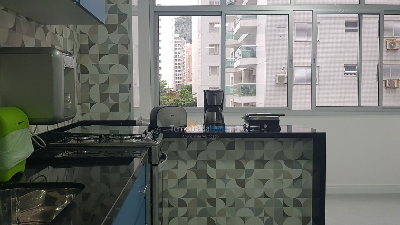 Apartamento para aluguel de temporada em Guarujá (Pitangueiras)