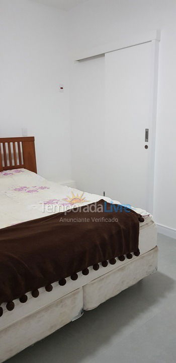 Apartamento para aluguel de temporada em Guarujá (Pitangueiras)