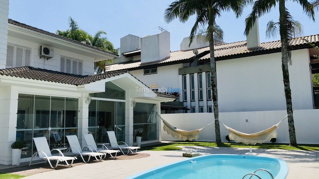 House for vacation rental in Florianopolis (Jurerê Internacional)