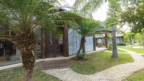 Beautiful House With Pool Praia de Mariscal Cond. Closed