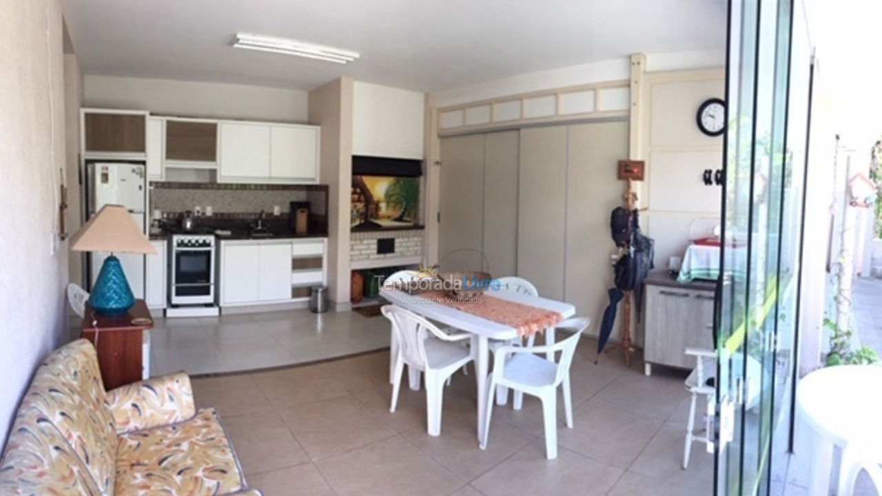 Apartamento para alquiler de vacaciones em Garopaba (Centro)