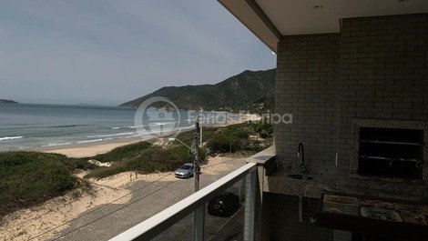 3 Bedroom Apartment, Sea Front with Pool