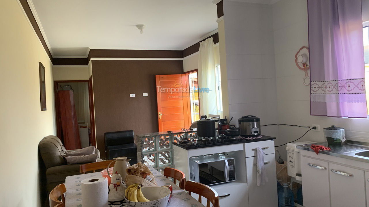 Casa para aluguel de temporada em Mongaguá (Vila Seabra)