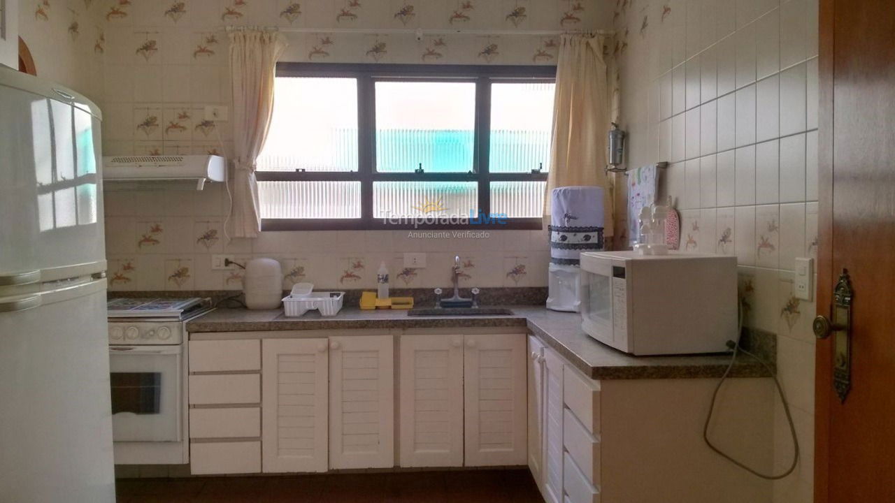 Apartment for vacation rental in Guarujá (Enseada)