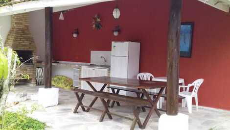 Single storey house, comfortable, 180m from the beach!