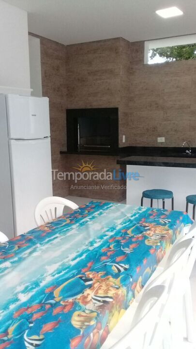 Casa para alquiler de vacaciones em Bertioga (Praia de Guaratuba)