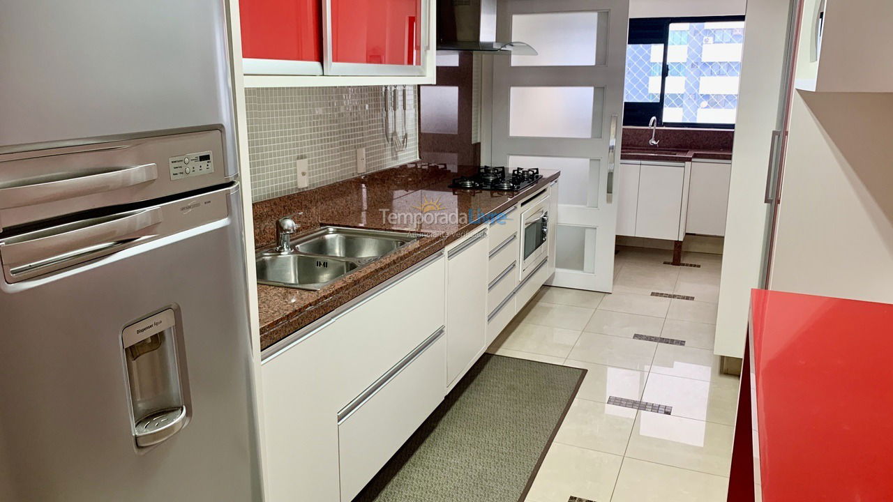 Apartamento para aluguel de temporada em Balneário Camboriú (Praia Central)