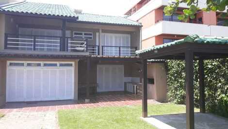 SEA FRONT HOUSE WITH 4 DORMS ALL WITH AIR CONDITIONING