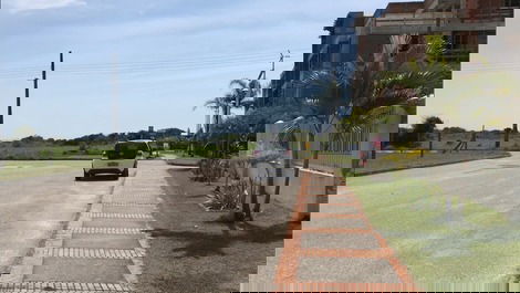 EM DIREÇÃO A PRAIA