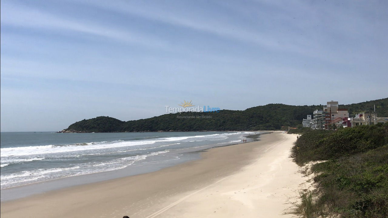 Apartamento para alquiler de vacaciones em Governador Celso Ramos (Praia de Palmas)