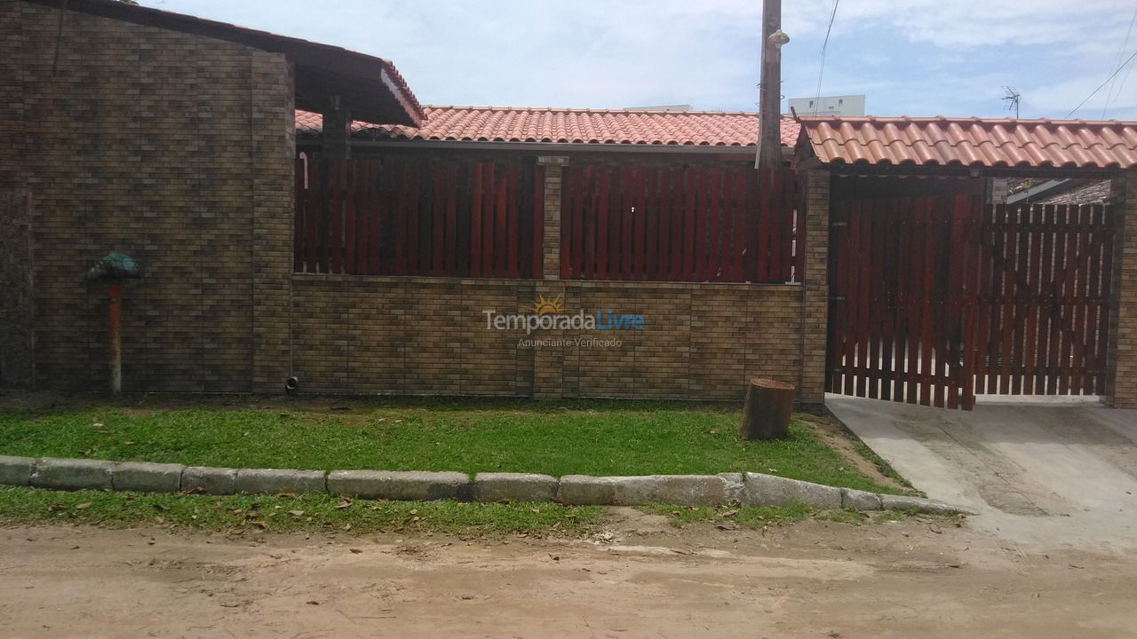 Casa para alquiler de vacaciones em Ubatuba (Praia das Toninhas)