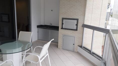 Apartamento frente Mar em Meia Praia Itapema SC