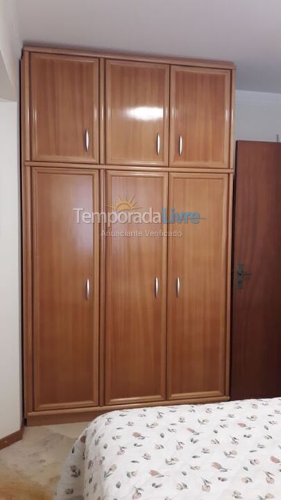 Apartamento para aluguel de temporada em Itapema (Meia Praia)