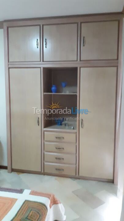 Apartamento para aluguel de temporada em Itapema (Meia Praia)