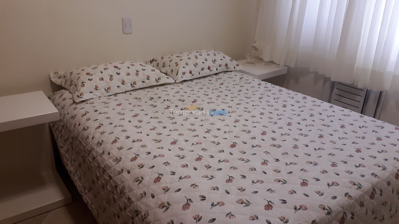 Apartamento para aluguel de temporada em Itapema (Meia Praia)