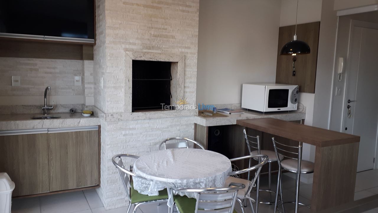 Apartamento para aluguel de temporada em Itapema (Meia Praia)