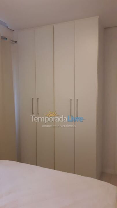 Apartamento para aluguel de temporada em Itapema (Meia Praia)